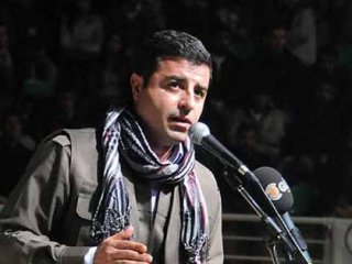 Demirtaş'ın Evine Polis Baskını