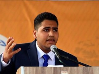 Erdoğan İçin Şiir Okuyan Sen Misin?