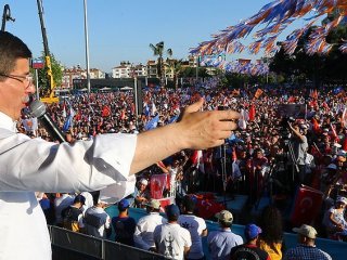 'İdam Sehpasına Çekilen Adnan Menderes Değildi'