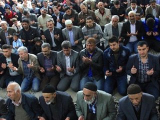 Rahmet Gecesinde Eller Duaya Açıldı