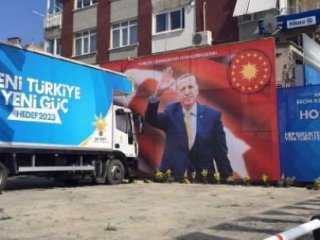 Ortalığı Karıştıran Afiş!