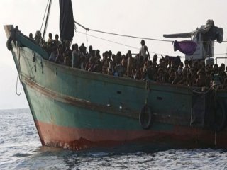 ''Boğulsalar Dahi Kurtarmayın''