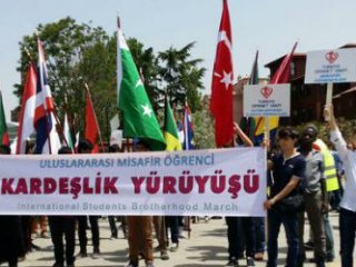 Kardeşlik İçin Yürüdüler