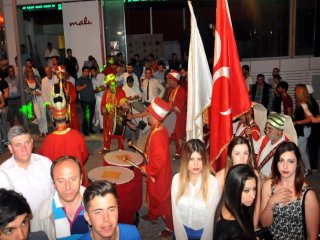 Bodrum'da Gece Kulübünü Mehterle Açtılar