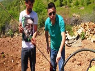 Batmanlı Çiftçi Su Ararken Petrol Buldu