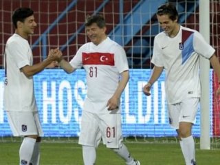 Davutoğlu'ndan Gol Şov!