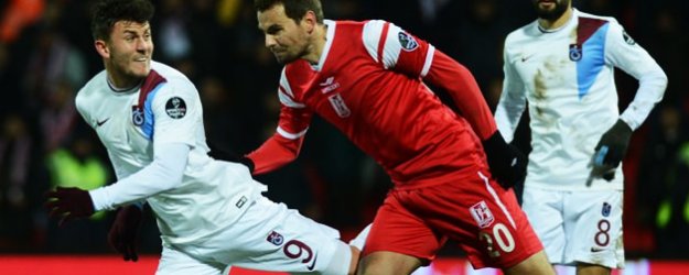 Avni Aker'de Kritik Randevu!