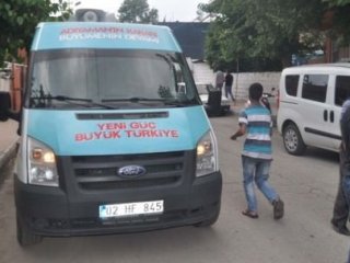 AK Parti Minibüsüne Ateş Açıldı