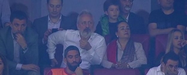 Tribündeki Sürpriz İsim Sosyal Medyayı Salladı