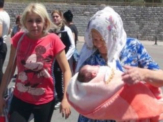 Kucağında 1,5 Yaşındaki Kızı Varken Vurdular