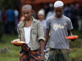 Arakanlı Müslümanlar ölümün pençesinde