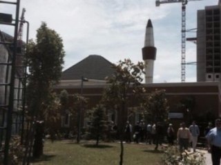 Camide 'Kimlik Sorgulama' Skandalı