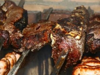 Mangaldaki Son Pirzola Göz Çıkardı!