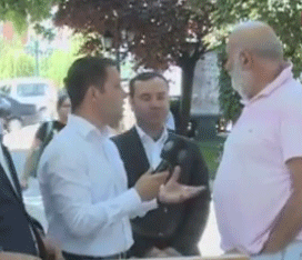 Aşağılık Adamın Ağzından Zehir Aktı