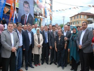 Ak Parti Seçim Bürosunu Makedonya Bakan Nejdet Mustafa Açtı