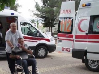 2 Askeri Araç Devrildi: 4 Yaralı