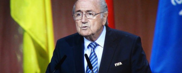 Platini'yi Topa Tuttu!