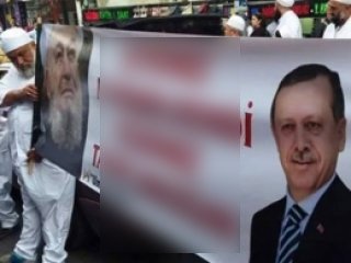 Yenikapı'da Dikkat Çeken Pankart!