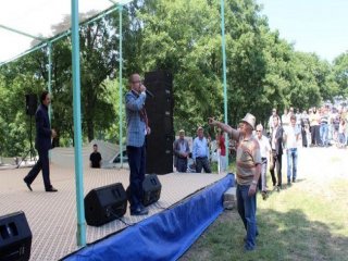 Şenlikte AK Partili Vekile Karşı Provokasyon