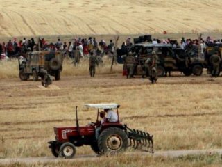 Türkiye Sınırında Bekleyiş Sürüyor