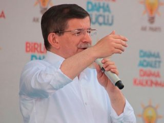 Davutoğlu: O Bomba Türkiye Demokrasisine Atıldı