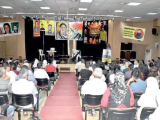 Belediyede Teröriste Saygı Duruşu