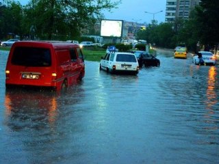 Başkent Yine Göl Oldu