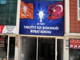 Mitingin Ardından AK Parti Binasına Saldırdılar