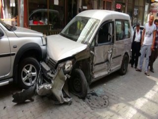 11 Aracı Biçti Sürücü 'Farketmedim' Dedi