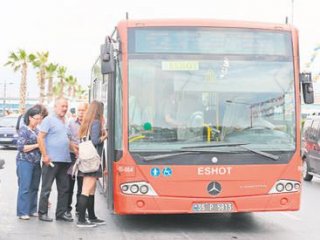 İzmir'de Toplu Taşıma Çöktü