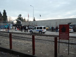 Türkmenlerin Türkiye'ye alınmadığı iddiasına yalanlama