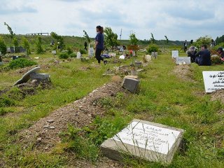 Danimarka'da Müslüman mezarlığına saldırı