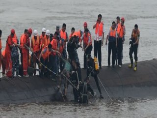 Çin'deki Gemi Kazasında 431 Cesede Ulaşıldı