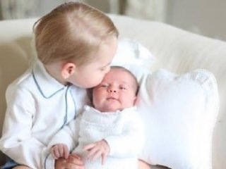 Kardeşini Dünyaya Böyle Tanıttı