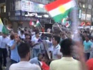 Diyarbakır'da PKK Bayraklı HDP Sevinci