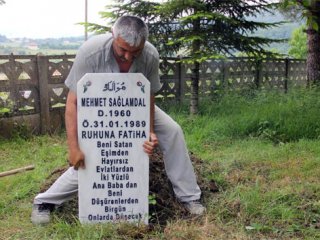 Mezar Taşına Bakın Ne Yazdı!
