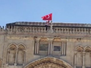 Mescid-i Aksa'ya Türk Bayrağı Astılar