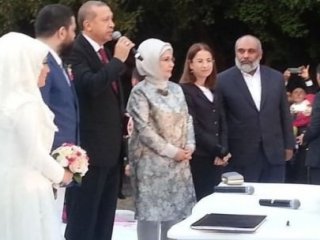 Cumhurbaşkanı Erdoğan Nikah Şahidi Oldu