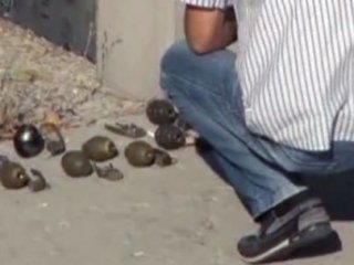 Ev Değil Resmen Cephanelik!