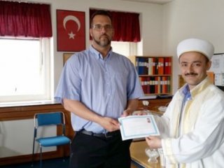 Ramazanın İlk Gününde Müslüman Oldu