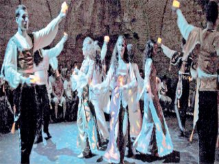 Tarihi Hamamda Kur'an Sema Ve Dansöz