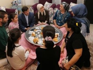 Davutoğlu'ndan İftar Sürprizi!