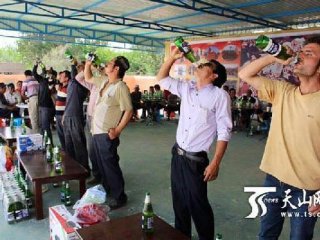 Ramazanda Zorla İçki İçirildi