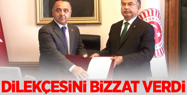 İsmet Yılmaz, Meclis Başkanlığı adaylık dilekçesini bizzat verdi