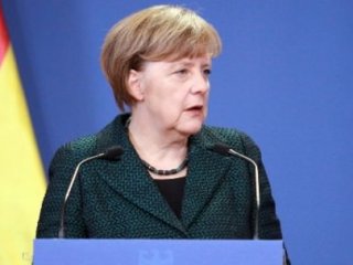 Merkel'den Yunanistan açıklaması