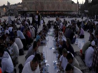 O İftara İsrail Engel Olamadı