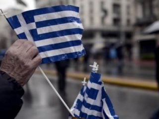Yunanistan'da Bankalar Açılmayacak