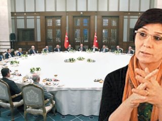 Tezcan Karakuş Candan: Biz İhtişamlı Zannetmiştik