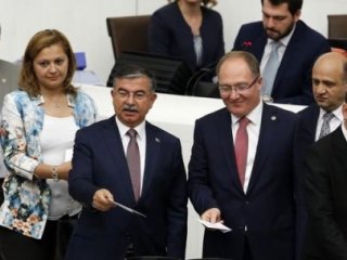 İsmet Yılmaz Kimdir?