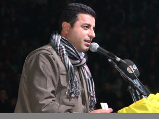 Komedi Potansiyeli Yüksek Bir Siyasetçi: Selo!